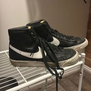 Black Nike blazer sneakers size 7